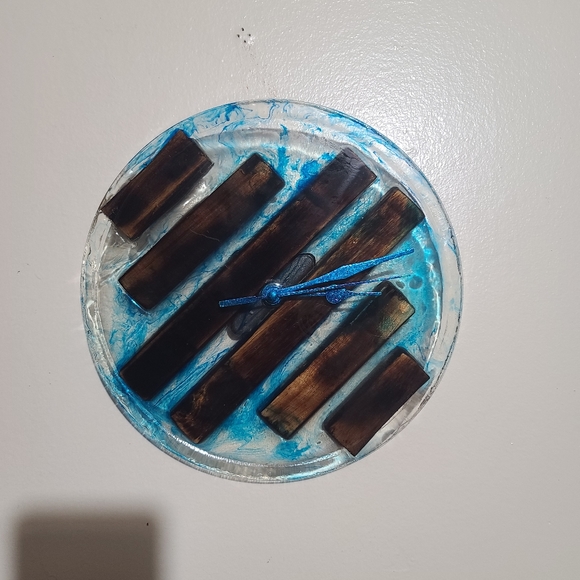 Clock - Picture 3 of 4